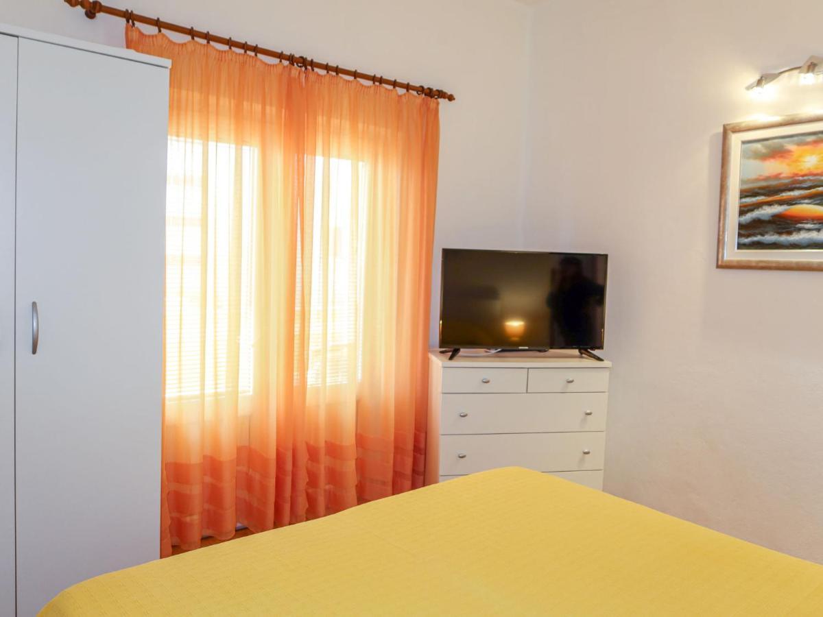 Holiday Home Ive By Interhome Petrcane Bagian luar foto